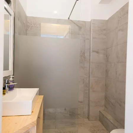 Mina Платис Ялос