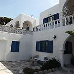 Mina Aparthotel 4*