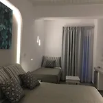 Mina Platys Gialos (Mykonos)