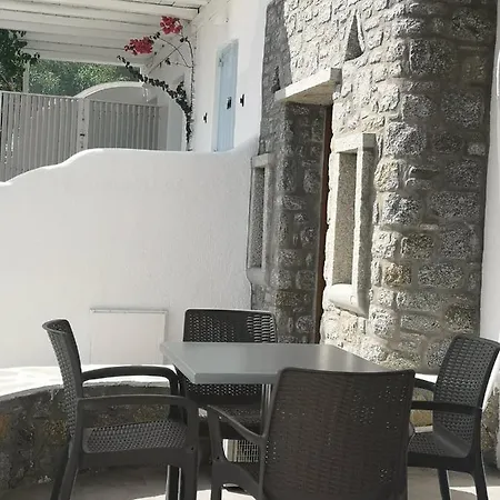 Mina Platys Gialos (Mykonos)