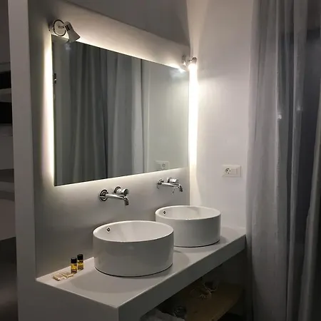 Mina פלאטיס יאלוס