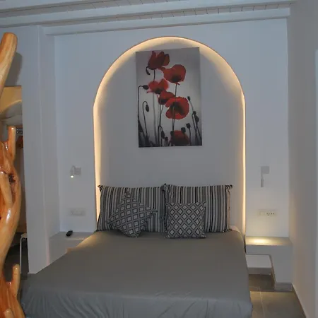 Mina Aparthotel 3*