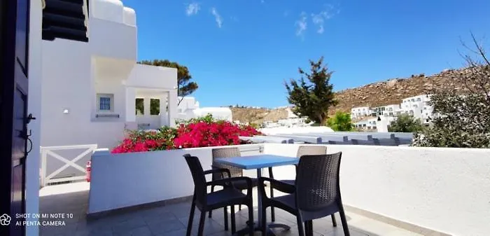 Ξενοδοχείο με διαμερίσματα Mina 4*