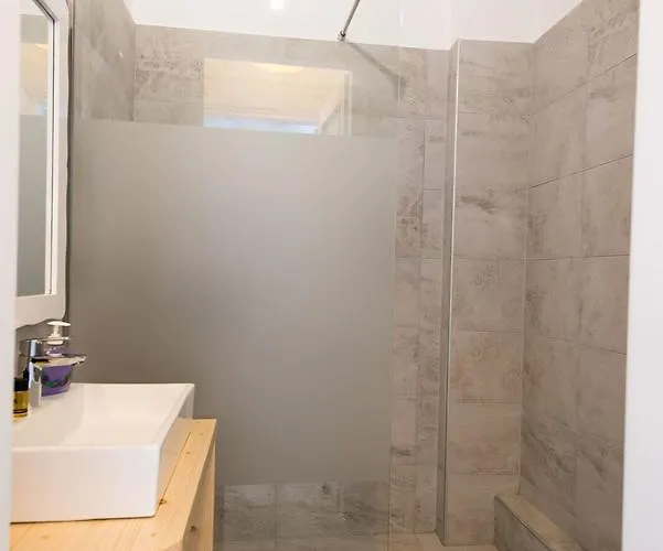 米娜一室公寓酒店 普拉迪斯亚罗斯