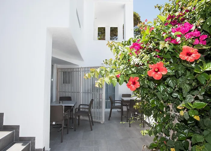 米娜一室公寓酒店 4*